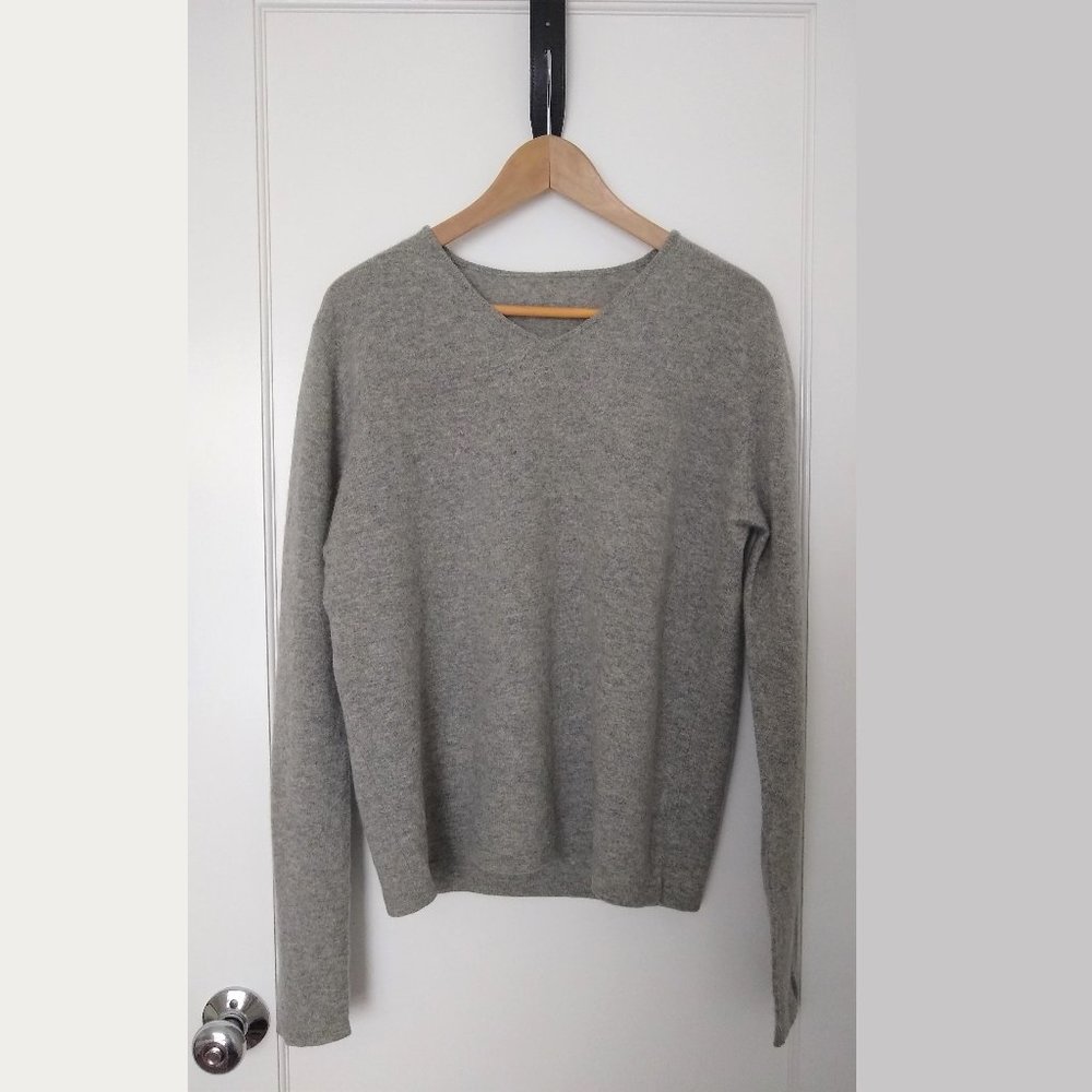Gray V-Neck Sweater (Medium)